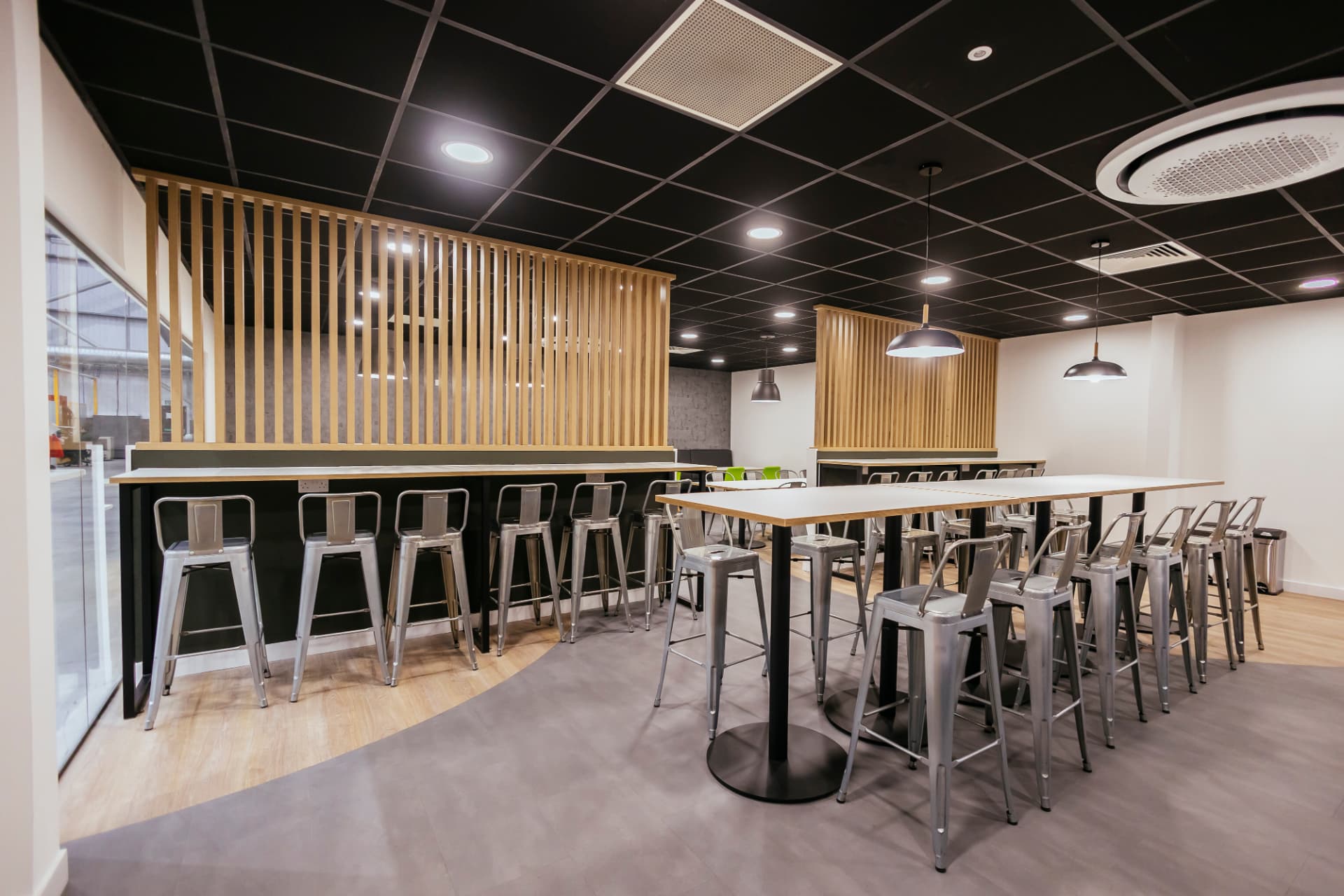 Industrial welfare space designed around a working site